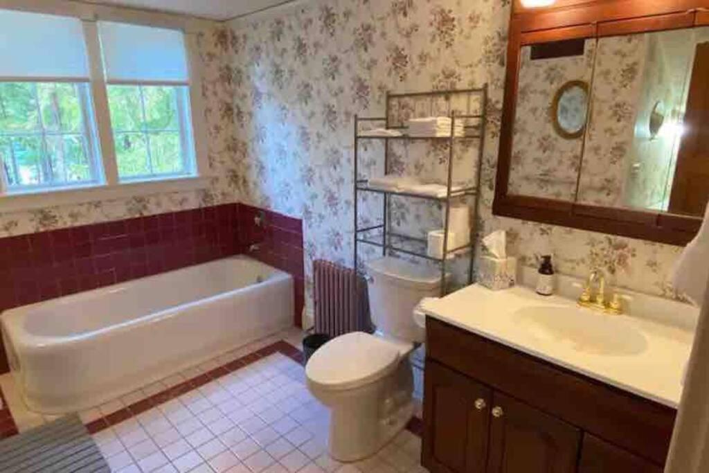 The Hillside B&B. Home W/ Breakfast Service! Wisconsin Dells Eksteriør billede